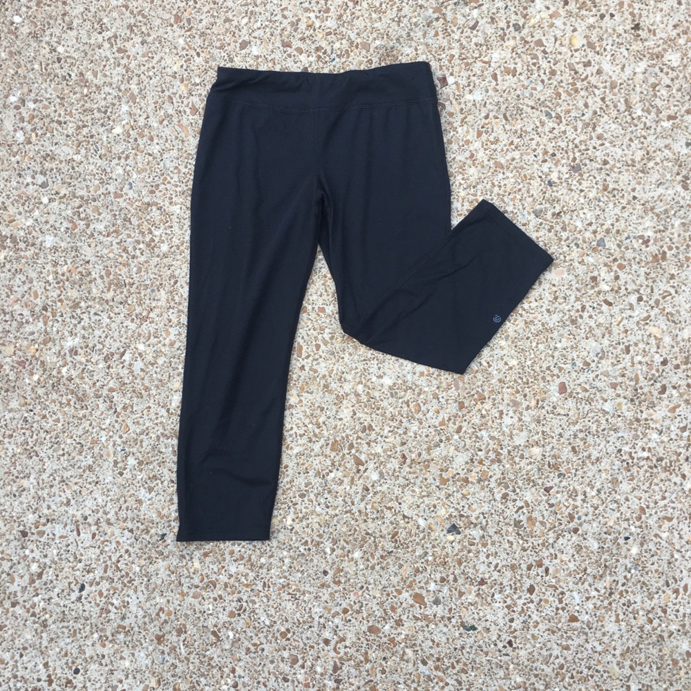 Girls black capris